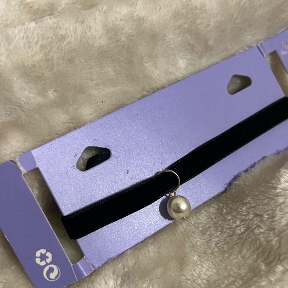 Claire's Black Velvet Choker with Pearl Charm